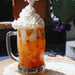 Butterscotch Brew servito come tè caldo