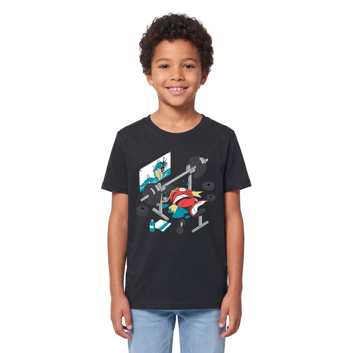 Karpador im Gym - Kindershirt Model Junge 1