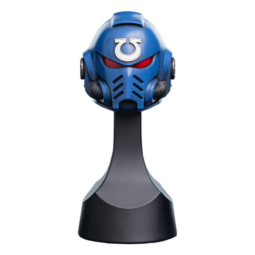 Réplica del casco de los Ultramarines de Warhammer 40,000