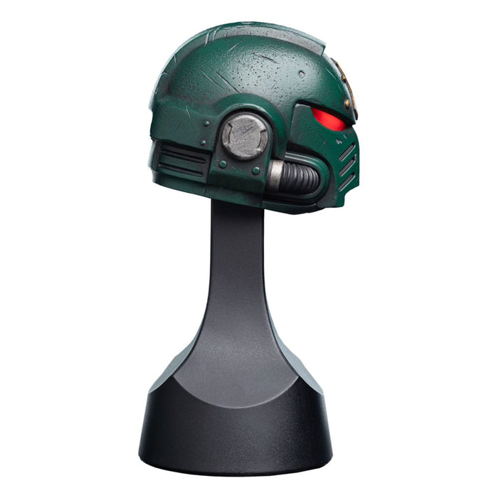 Réplica del casco de los Dark Angels de Warhammer 40.000